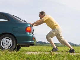 Cómo usar las pinzas cuando el coche se queda sin batería